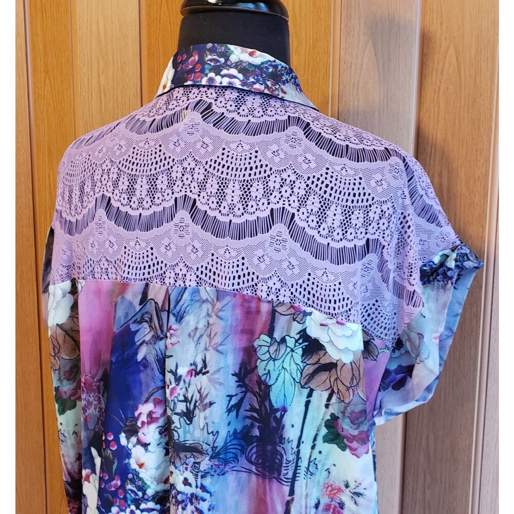 Jean's by Buffalo size medium purple floral print button up blouse - Picture 5 of 7